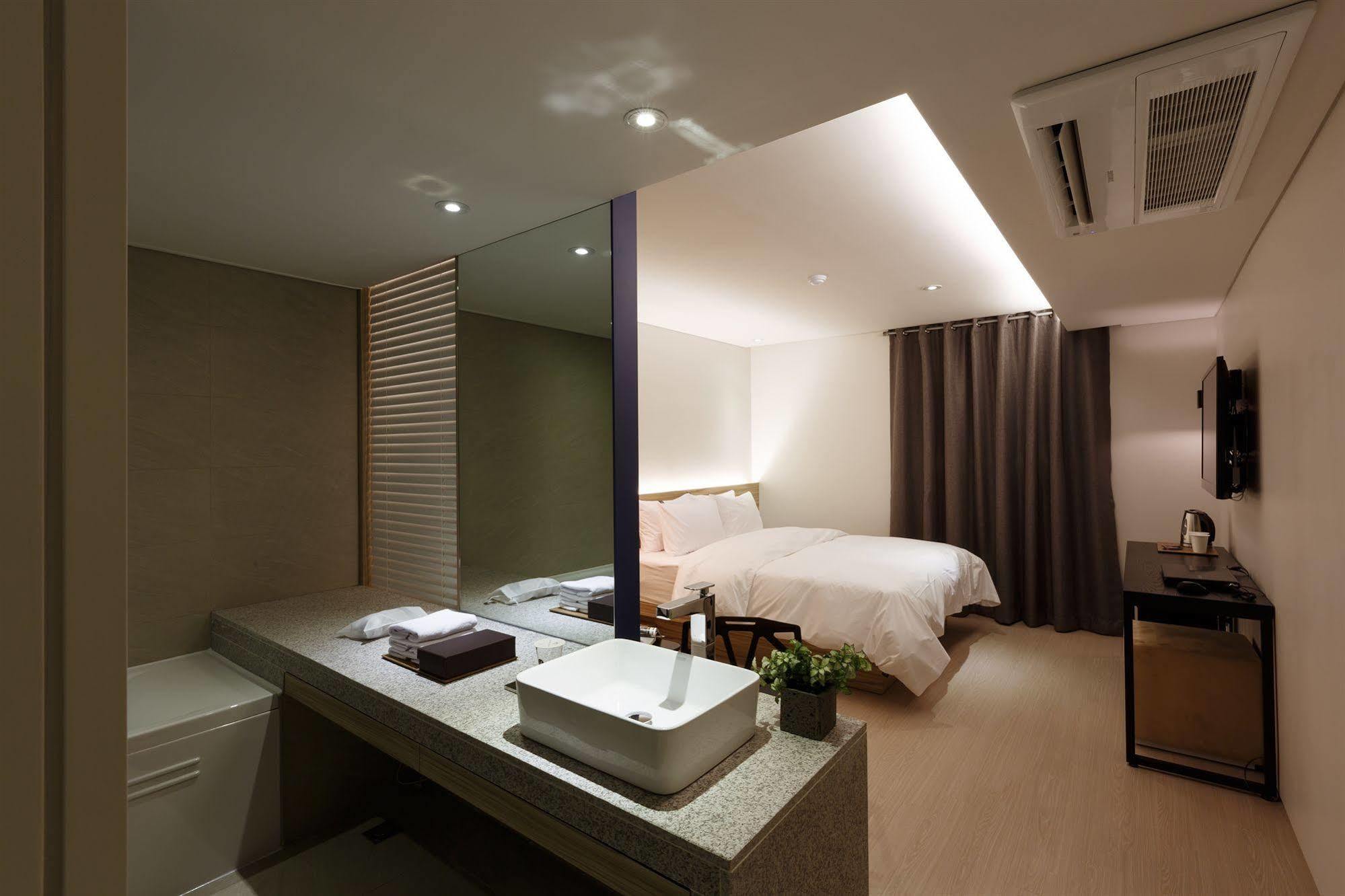 H Hotel Seoul Exterior photo