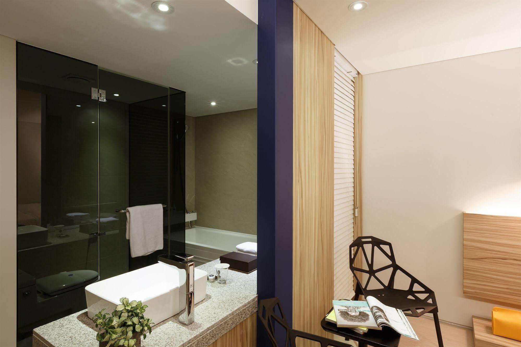 H Hotel Seoul Exterior photo