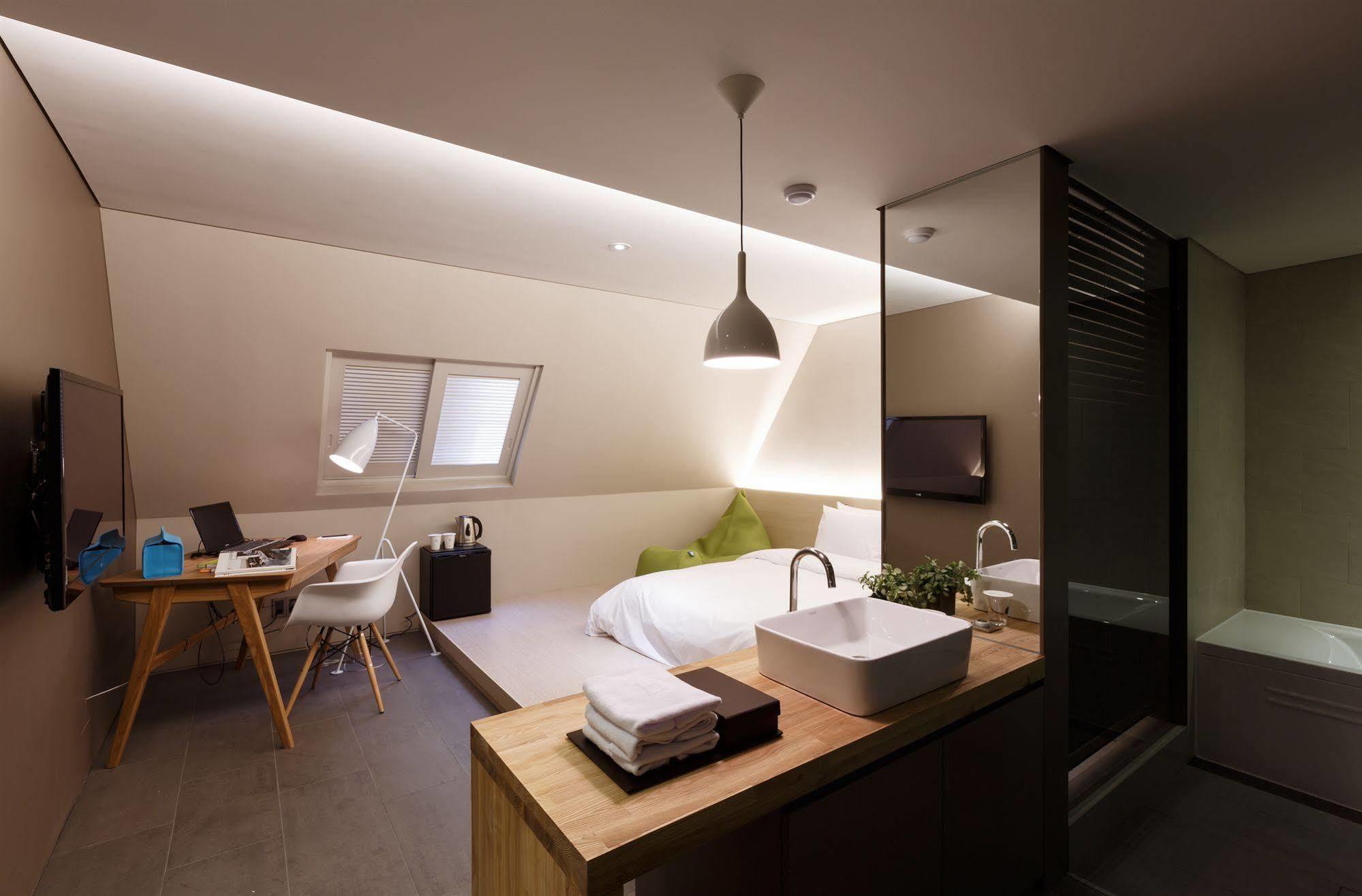 H Hotel Seoul Exterior photo