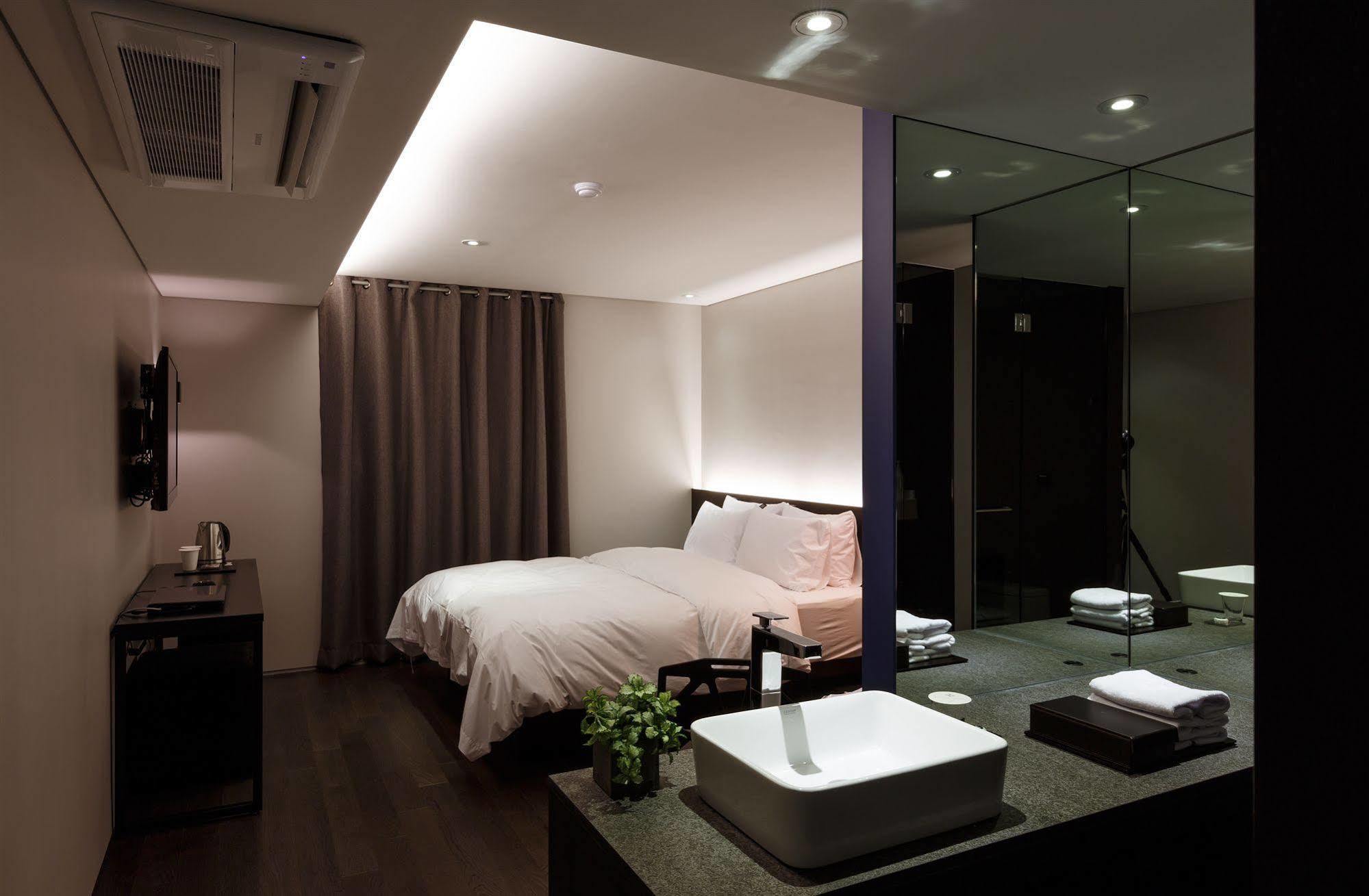 H Hotel Seoul Exterior photo