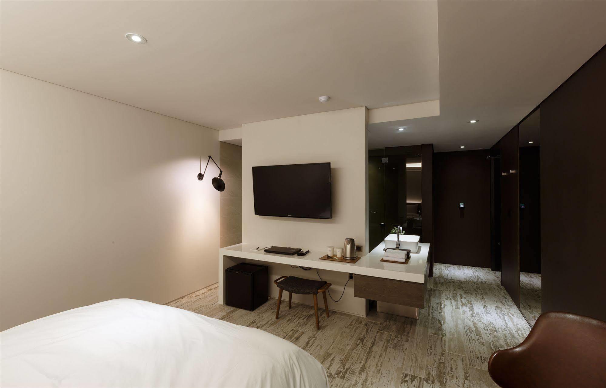 H Hotel Seoul Exterior photo